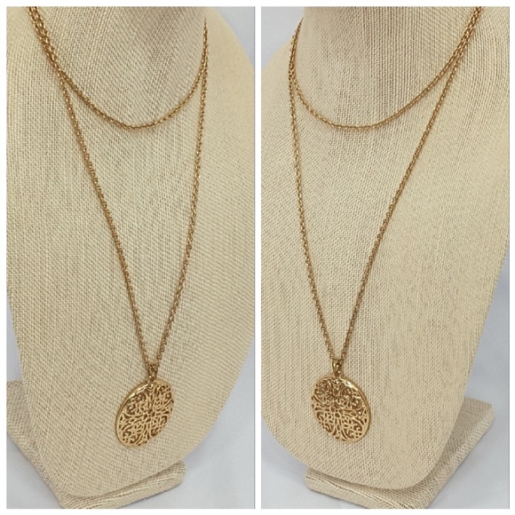 Goldtone Oversized Pendent On Rope Style Chain - Picture 4 of 8